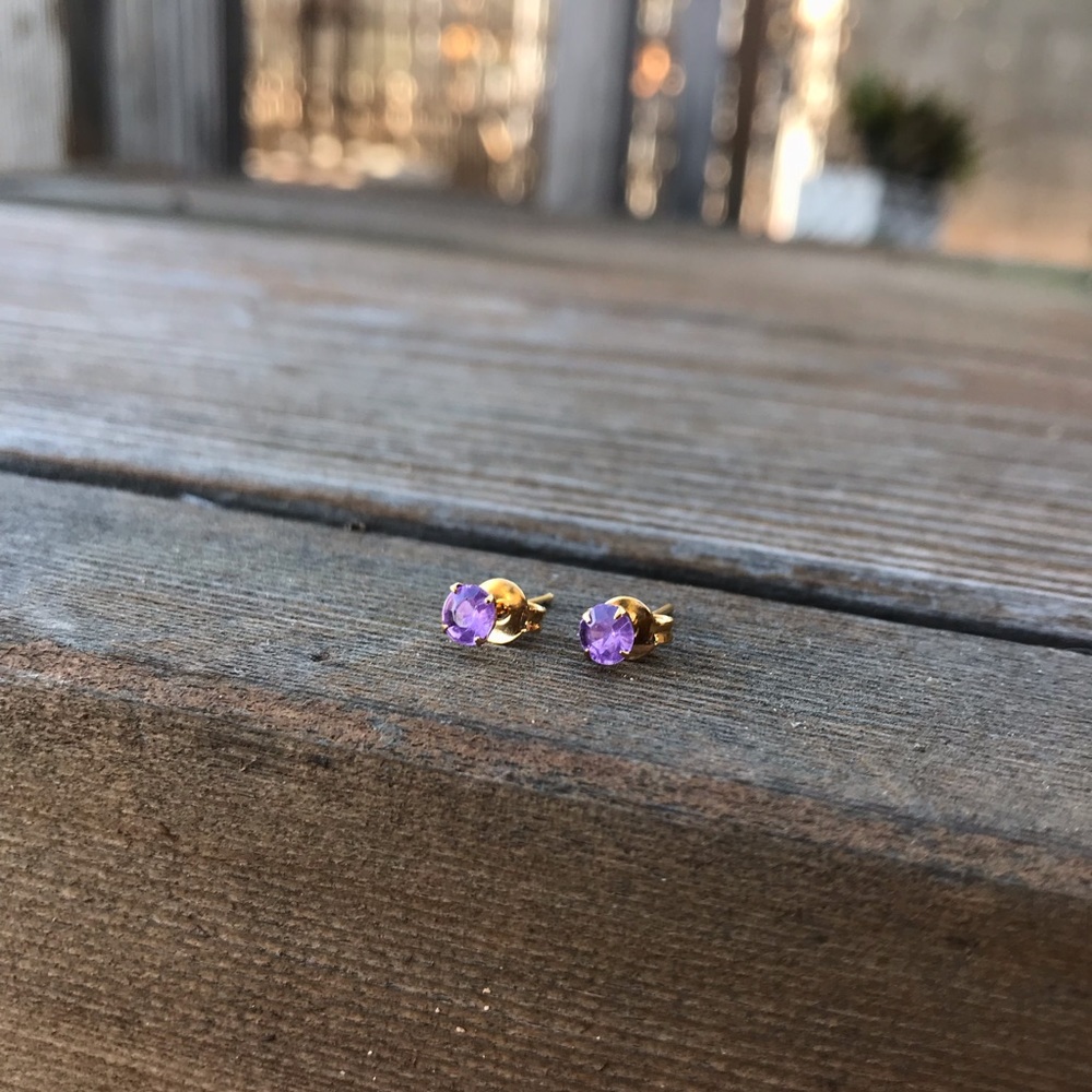 Love U Stud Earrings - Picture 3 of 5